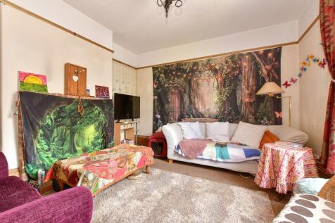 5 bedroom semi-detached house for sale