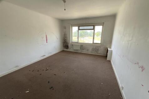 3 bedroom flat for sale
