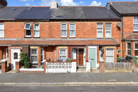 Orchard Road, East Cowes, Isle of Wight 2 bed terraced house for sale