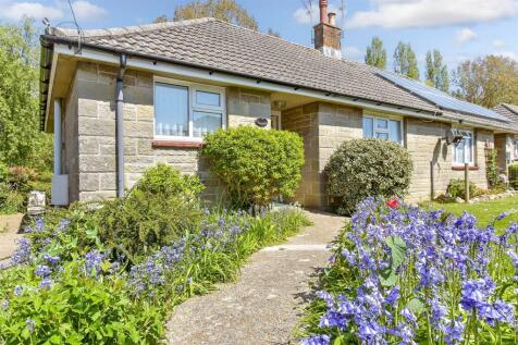 2 bedroom semi-detached bungalow for sale