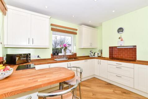4 bedroom detached bungalow for sale