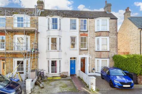 4 bedroom town house for sale