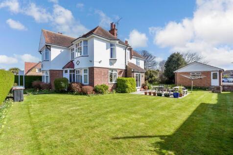 6 bedroom detached house for sale