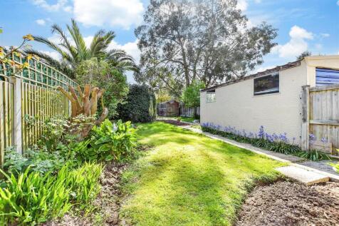 2 bedroom semi-detached bungalow for sale