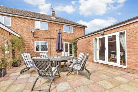 6 bedroom semi-detached house for sale