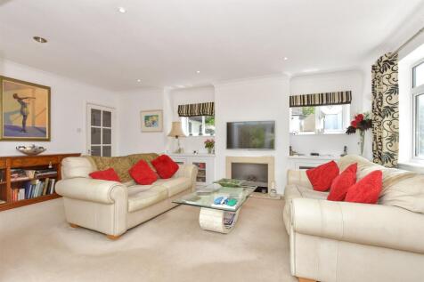 4 bedroom detached bungalow for sale