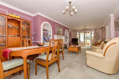 4 bedroom detached bungalow for sale