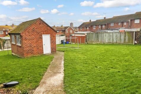 1 bedroom ground floor flat for sale