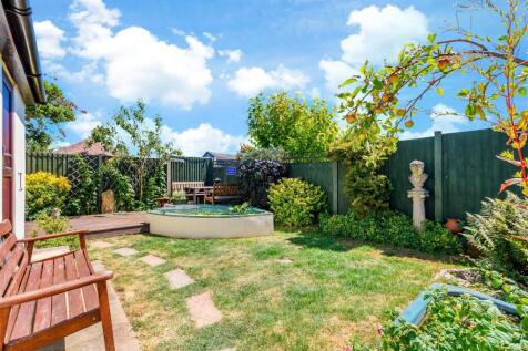 3 bedroom semi-detached bungalow for sale
