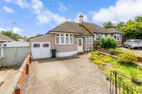 2 bedroom semi-detached bungalow for sale
