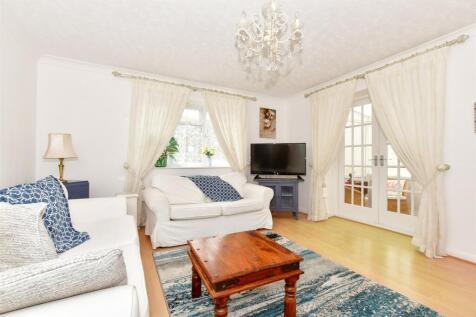 High Street, Deal, Kent 2 bed ground floor flat for sale