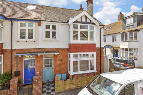 3 bedroom maisonette for sale