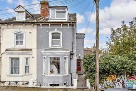 2 bedroom maisonette for sale