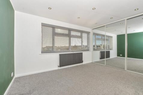 2 bedroom maisonette for sale