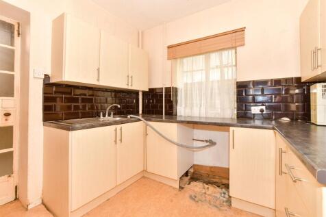 1 bedroom ground floor flat for sale