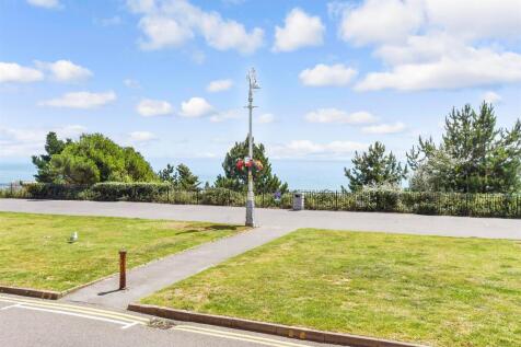 1 bedroom ground floor flat for sale