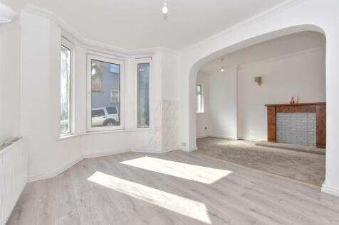 5 bedroom end of terrace house for sale