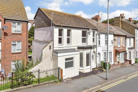 5 bedroom end of terrace house for sale