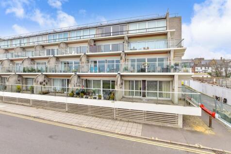 3 bedroom maisonette for sale