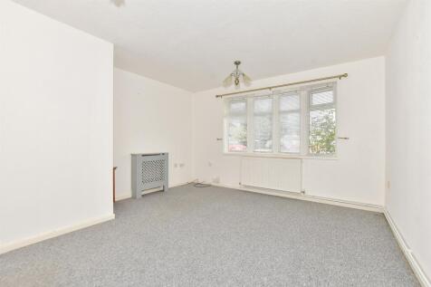 1 bedroom ground floor flat for sale
