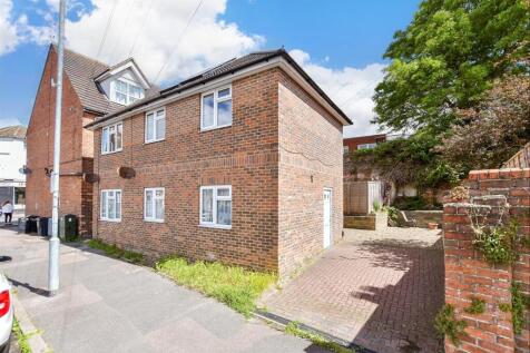 2 bedroom ground floor flat for sale