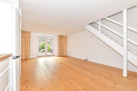 3 bedroom ground floor maisonette for sale