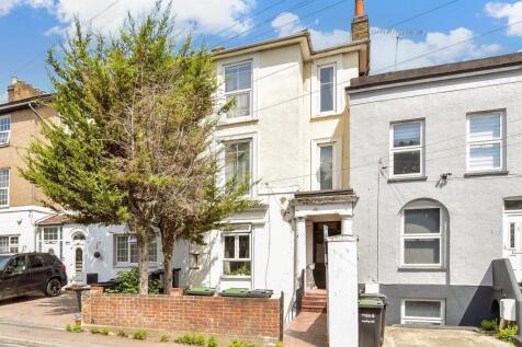 3 bedroom maisonette for sale