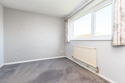 Thistledown, Gravesend, Kent 2 bed terraced house for sale