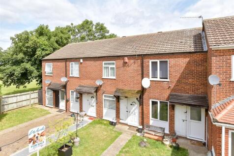 Winters Croft, Gravesend, Kent 2 bed terraced house for sale