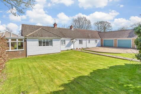 4 bedroom detached bungalow for sale