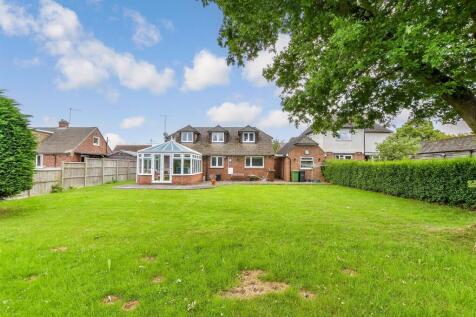 Station Road, Headcorn, Ashford, Kent 3 bed detached house for sale