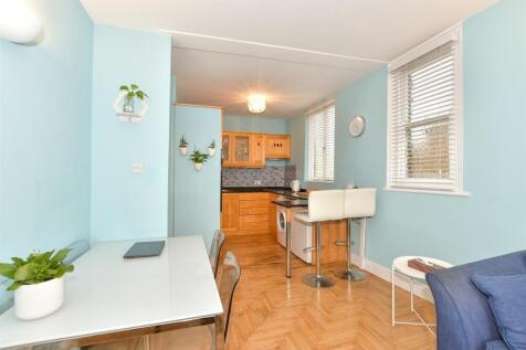 Station Road, Herne Bay, Kent 1 bed apartment for sale