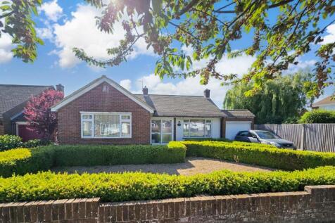 2 bedroom detached bungalow for sale