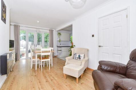5 bedroom semi-detached house for sale
