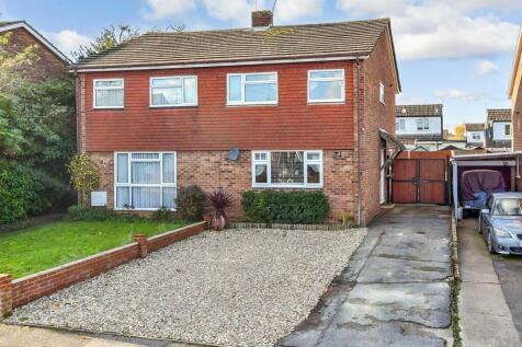 Pembroke Road, Coxheath, Maidstone, Kent 3 bed semi