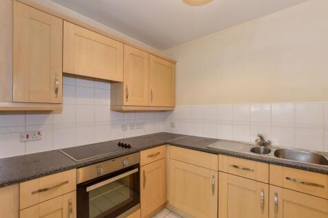 2 bedroom ground floor flat for sale