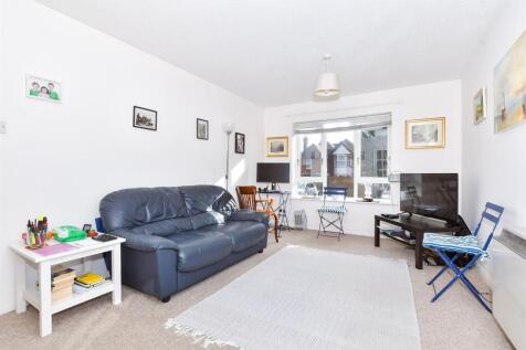 1 bedroom ground floor flat for sale