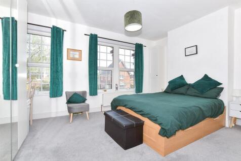 5 bedroom terraced house for sale