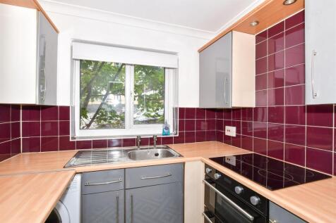 Studio flat for sale