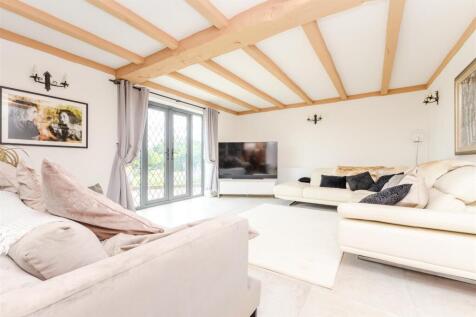 5 bedroom detached bungalow for sale