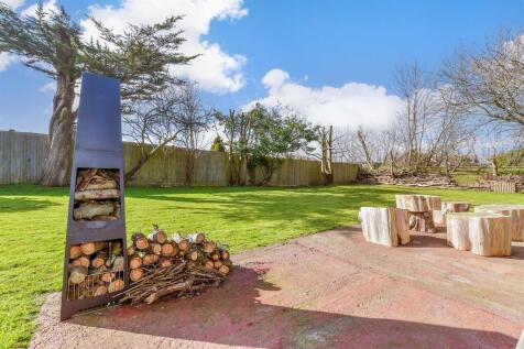 5 bedroom chalet for sale