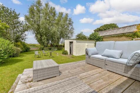 2 bedroom detached bungalow for sale