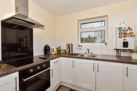 2 bedroom maisonette for sale