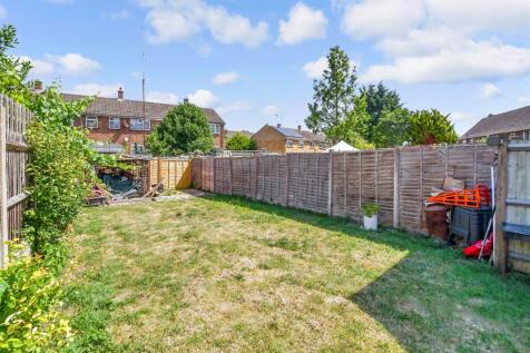 2 bedroom maisonette for sale