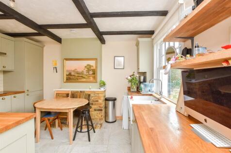 2 bedroom semi-detached house for sale