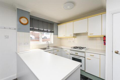 1 bedroom semi-detached house for sale