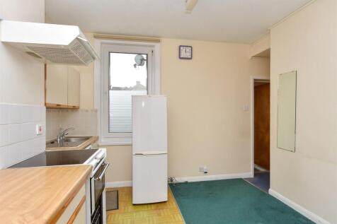 1 bedroom ground floor flat for sale