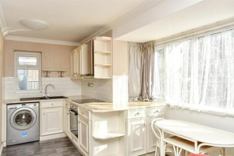 Studio flat for sale