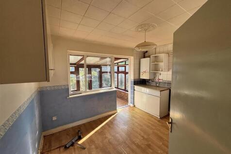 2 bedroom semi-detached bungalow for sale