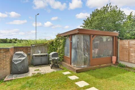 3 bedroom link detached house for sale